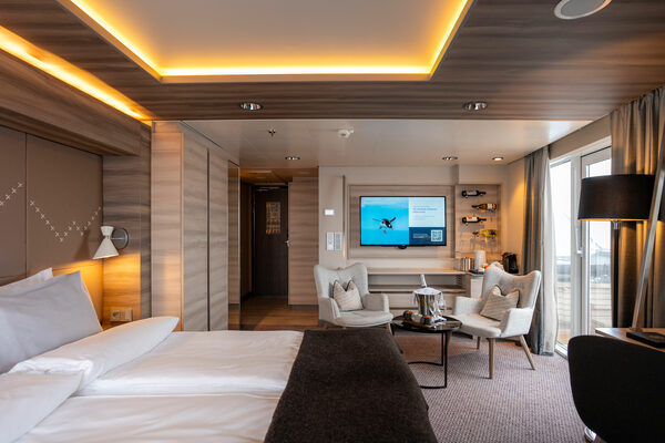 HX Hurtigruten Expeditions MS Fridtjof Nansen Expedition Suite Corner Suite 1 ©Tuan Lam Atomic Pixel.jpg